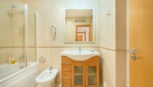 Spacious Apt Near Beach & Train, By TimeCooler - Foto 5