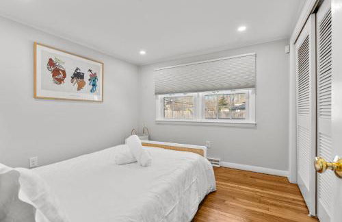 Family Walk to Craigville BeachBright 4BR Coastal Retreat - Foto 30