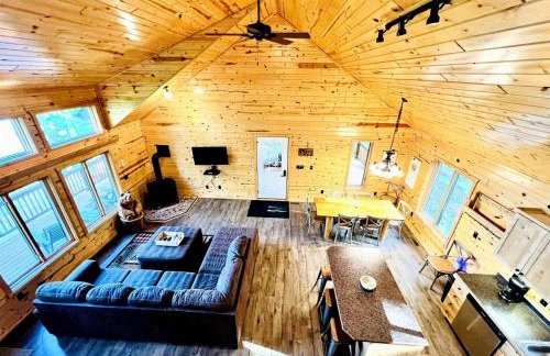 Cozy Lakefront Retreat with Game Room, Outdoor Living and Dock in Wisconsin - Foto 63