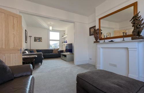 Home away from home by the sea - Foto 17