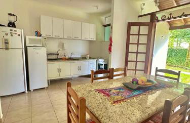 Casa ideal em condomínio fechado a 200m da Praia Maranduba, área de lazer completa - Foto 3