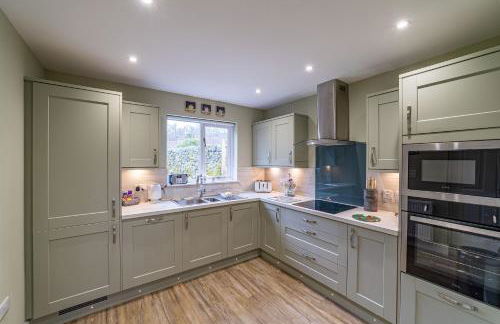 Gardener’s Cottage with Hot Tub - Foto 43