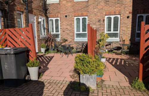 Apartment with Outside Patio and Car Space - Foto 23