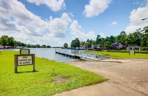 Lake Conroe Condo with Pool Access and Balcony! - Foto 27