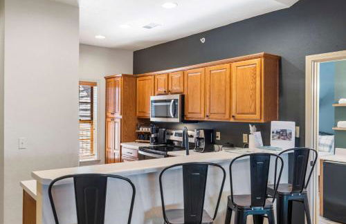 T Time Getaway - Overlooking Golf Views! - Foto 19