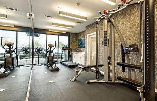 South Lamar Stay - Pickleball, Sauna & Cold Plunge - Photo 24