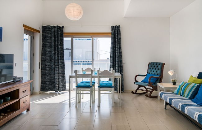 Beautiful Apartment With Terrace and a Pool - Foto 10