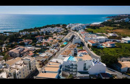 Stunning 3 BDR Flat W/ Rooftop Pool by LovelyStay - Foto 37