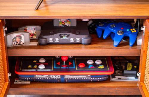 Hot Tub N64 Mins to Downtown Sleeps 8 - Foto 36