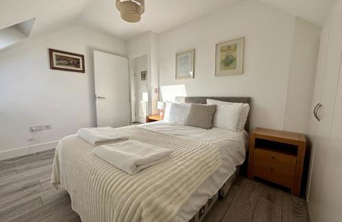 Egham Modern Two Bedroom Apartment - Foto 5
