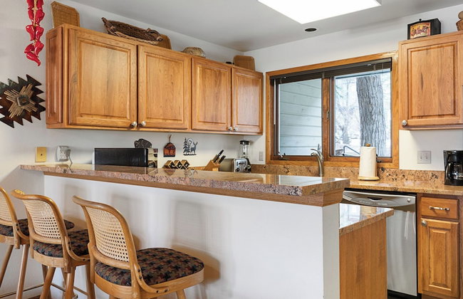 Riverside Condos B101 by Avantstay Condo Close To Downtown, Town Park & Ski Lift #8 - Foto 36
