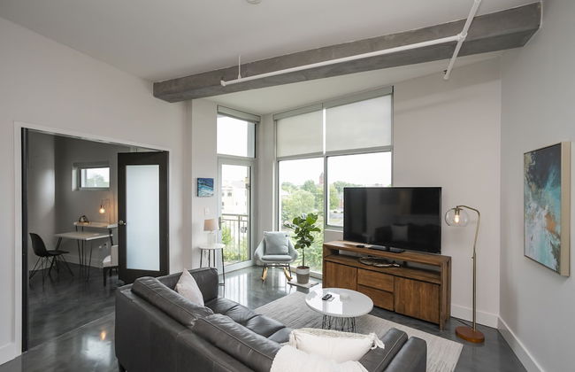 Sleek Furnished Modern Downtown Condo - Foto 21