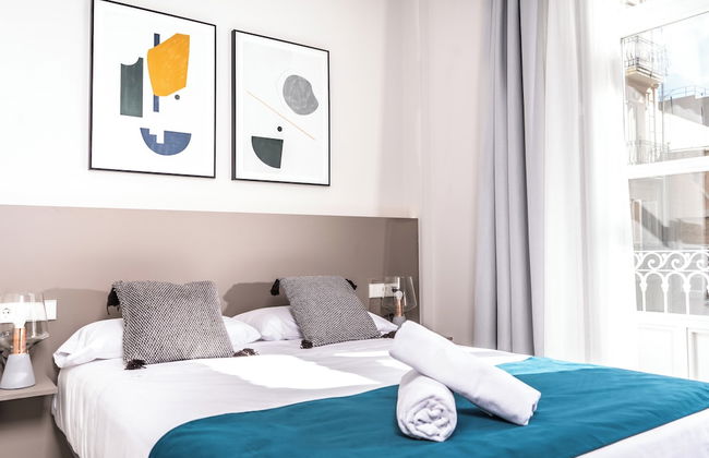 Apartamentos Turísticos Plaza del Rey - Foto 2