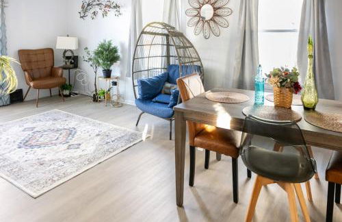 Euclid Near Lake Erie Cleveland king bed - Foto 45