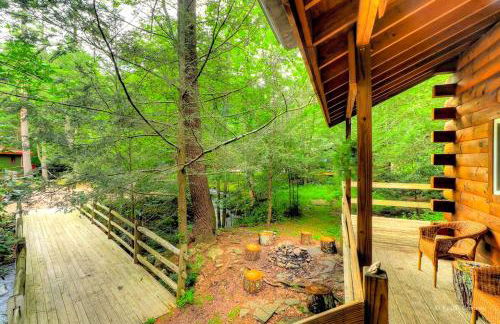 Idyllic Log Cabin Rental with a Porch in the Poconos of Pennsylvania - Foto 5