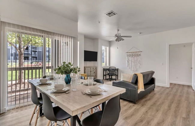 1st Fl King Beds Pool Garage - Near AFB - Foto 9