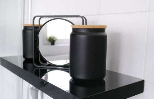 BELLA - Business&Family - 2 Zimmer direkt neben Schloß, Parkplatz, SmartTV, Netflix, Waschmaschine, 24h Checkin, 71qm, Kingsizebett, Hotelbettwäsche - Foto 9