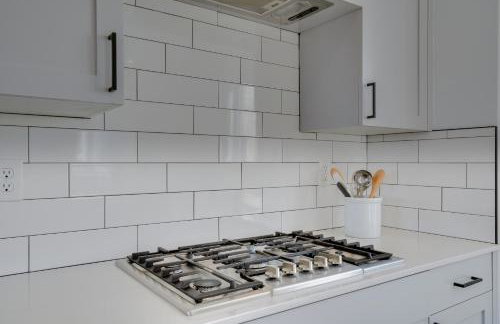 Modern Downtown Provo Townhome with Balcony! - Foto 10