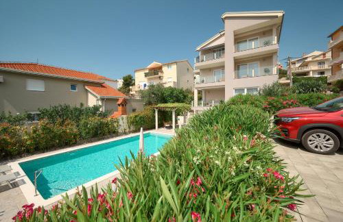 Olive Tree Apartments - Photo 6