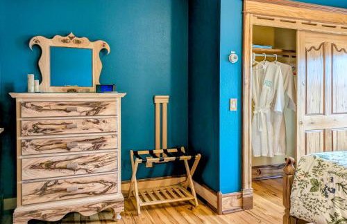 On-Site Trails Rock River Retreat in Jefferson! - Photo 3