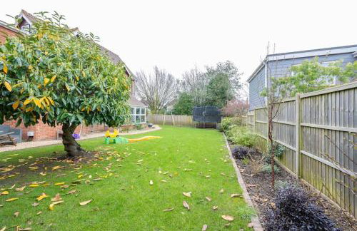 The Lymington Hub Slps 13 hot tub/chef/spa - Photo 14