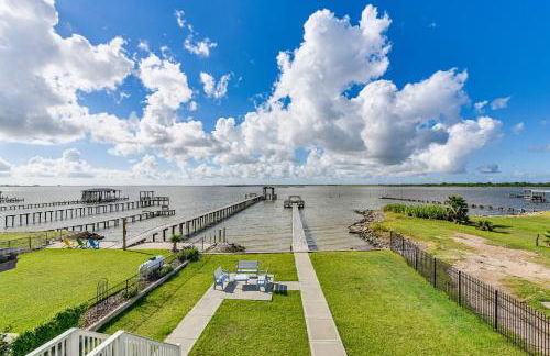 Galveston Bay Views and Pier! San Leon Gulf Getaway - Foto 23