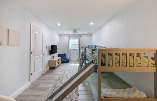 Fun Family-friendly Largo Home Heated Pool - Photo 45