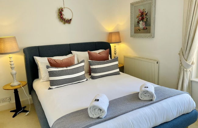 Dolls House - Luxury Townhouse - From 400 Per Night - Photo 46