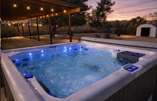 Skyview Stargazing Retreat with Hot tub and Tent - Foto 1