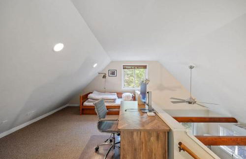 Cozy Mountain Retreat Fireplace Deck Near Lakes - Foto 25