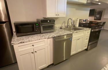 Cozy 2BR suite w Sauna - Foto 11