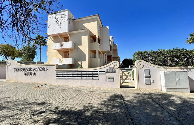 Albufeira Valley 1 With Pool by Homing - Photo 30