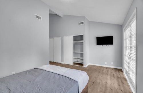 Sunny Simi Valley Valley 4BR 3BR LTR Modern Home Dedicated Work Place High Speed internet - Foto 33