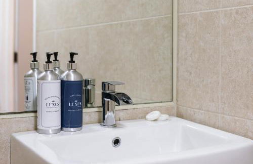 Luxurious 2 Bedroom City Centre Apartment Walking Distance to Everything Sleeps 6 - Foto 59