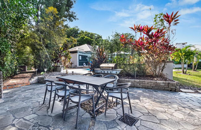 8BR Gem With Pool, Lake View & Tons of Amenities! - Foto 93