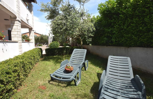 Lovable Apartment, Pool With Deckchairs, Fenced Garden With Grill, Wifi and Airco - Foto 24