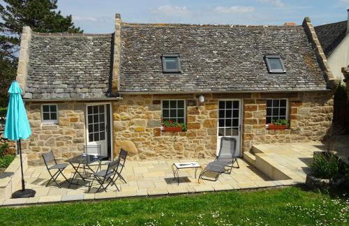 Port-blanc Beach Cottage in Plougasnou - Photo 1