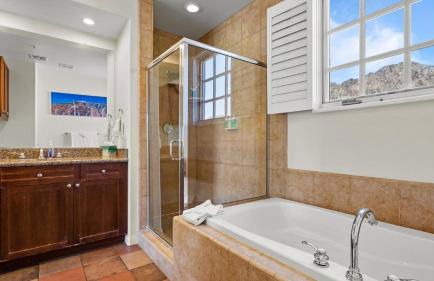 LV105 Upstairs 1 Bedroom Overlooking the Pool - Photo 14