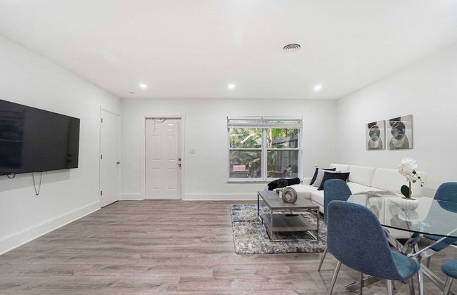 BnB Hyperion Brand New 2b2b Retreat w Patio - Foto 9