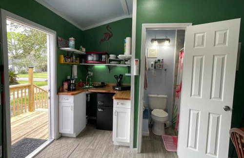 Tropical Studio Retreat with Great WiFi and EV charging - Photo 15