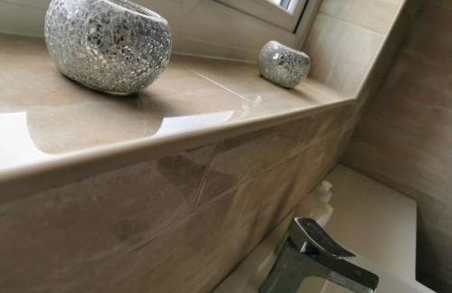 Goldthorn Wolverhampton sleeps 5 long term comfortably and families - Foto 18