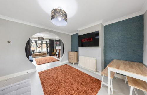 Lesley House 4 bed villa TV Internet Garden - Foto 1