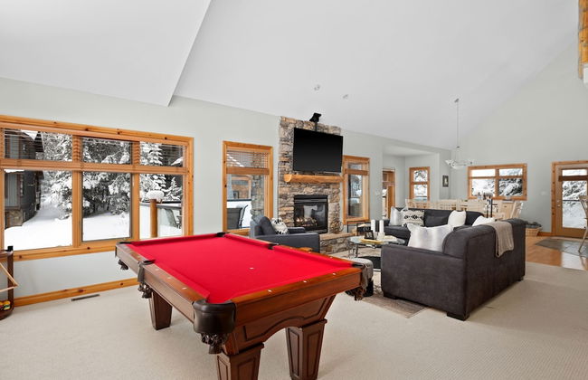 MODERN 4,500 sqft Ski Chalet: 5 Br + 6 Ba | Pool Table | Pool + PRIVATE Hot Tub - Photo 23