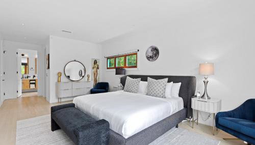 Luxury 4BR Villa with Private Pool in Los Angeles Crescent Heights - Photo 3