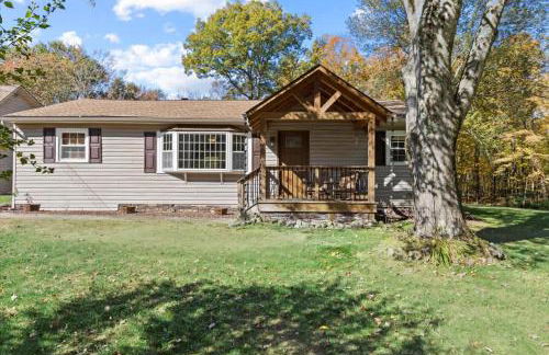 Cozy Home with Game Room and Fire Pit - Foto 37