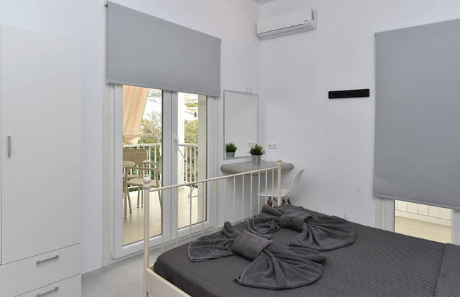 The Local House in Paros - Photo 12