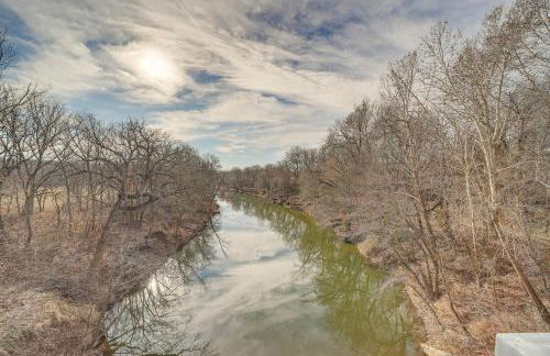 Game Room and Large Yard Vinita Farmhouse! - Foto 31