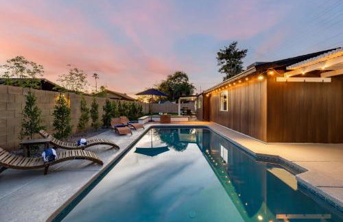 Modern Cactus Home - Luxe with Spa-baths Pool & Firepit - Foto 1