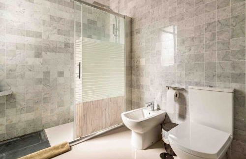 Big Villa Tauro with Private Heated Saltwater Pool & Jacuzzi & BBQ & Game Room & Arcade Games - Foto 68