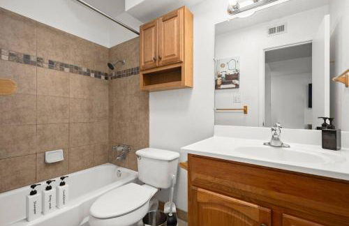 Bright & Cozy 1BR in Austin | Wi-Fi & Comfort - Foto 14
